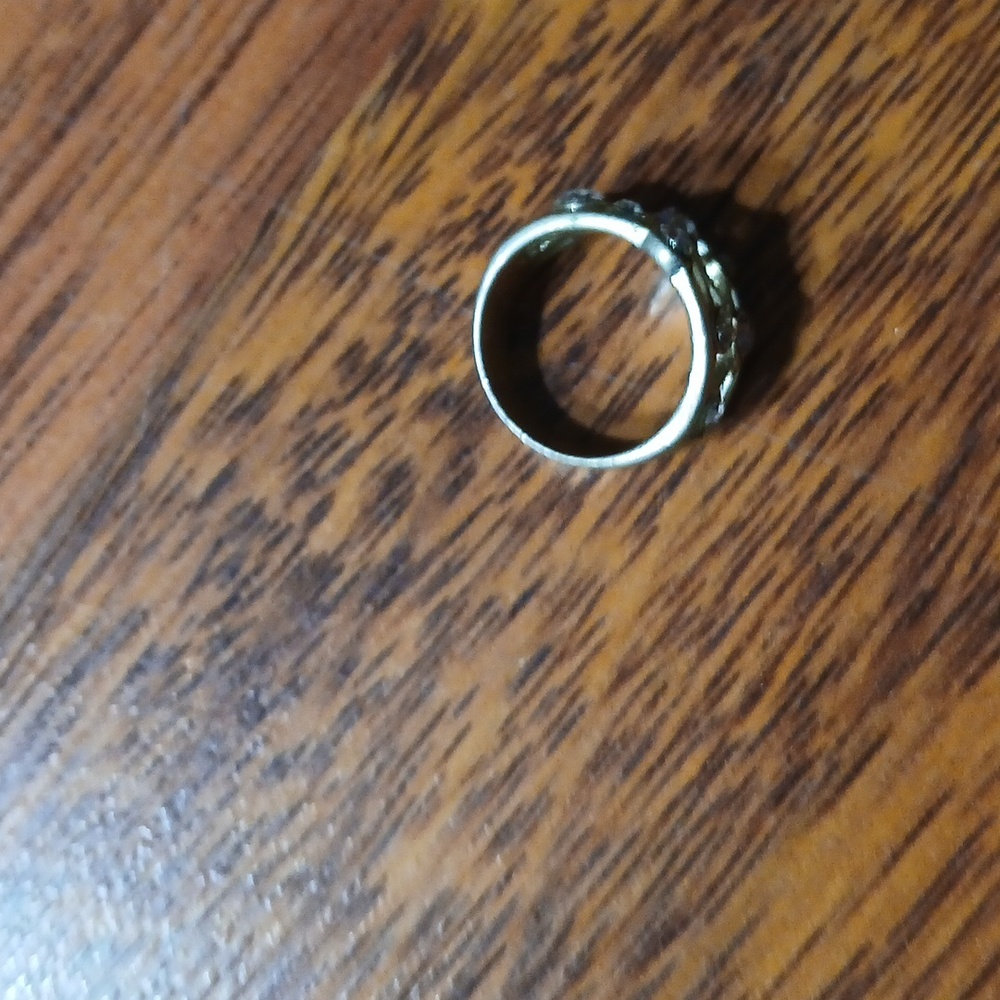 Ring‎ - Picture 2 of 6